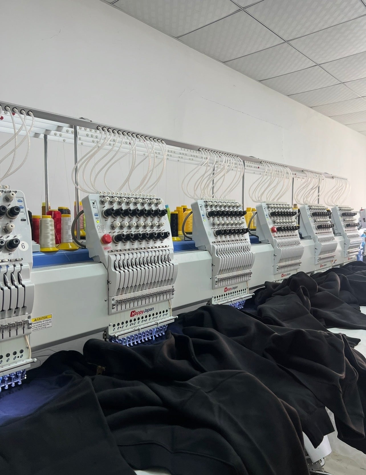 Machines de broderie de l’atelier partenaire
