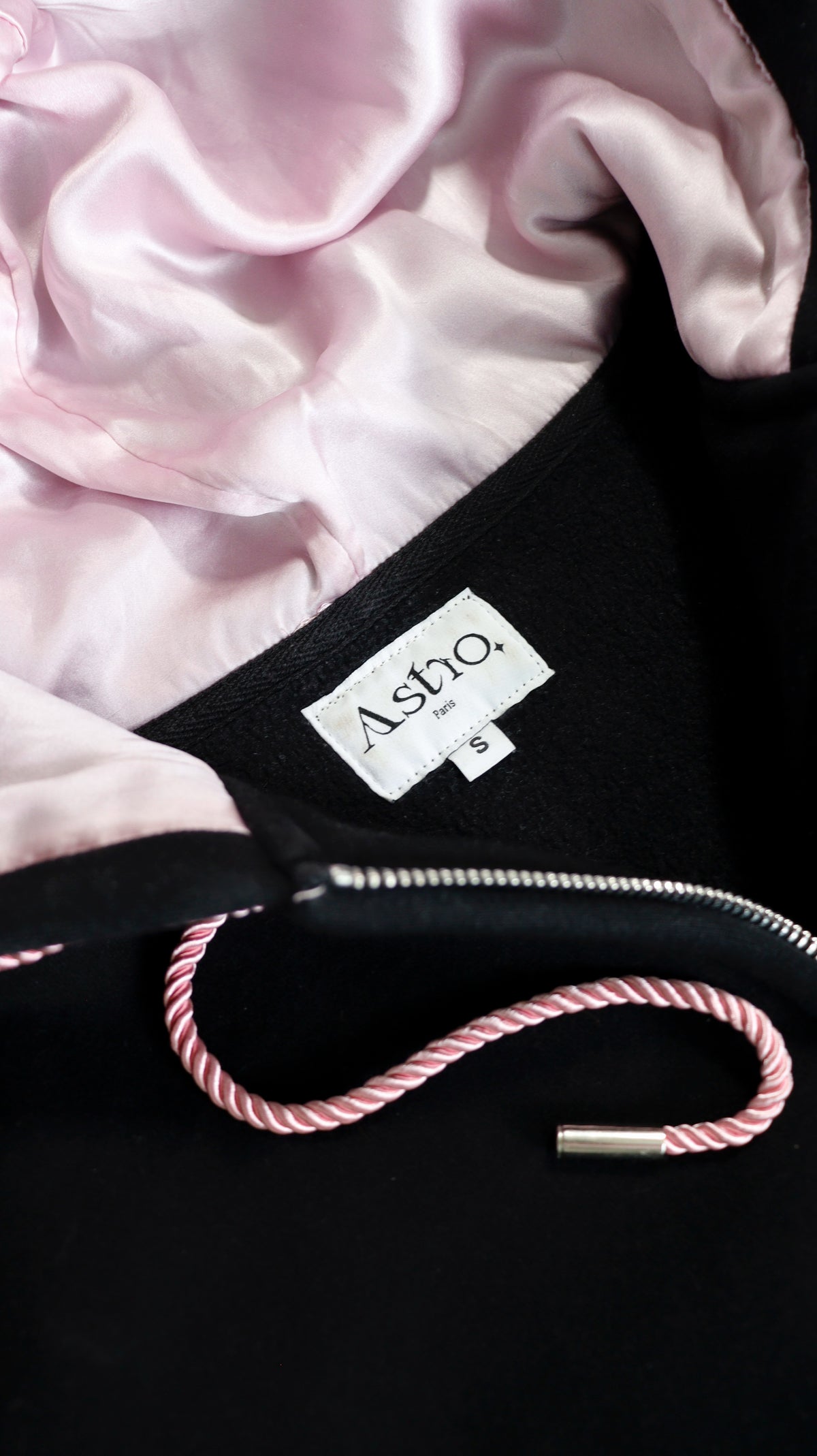 CALM - THE SILK VEST: VEST BLACK + SILK PALE PINK