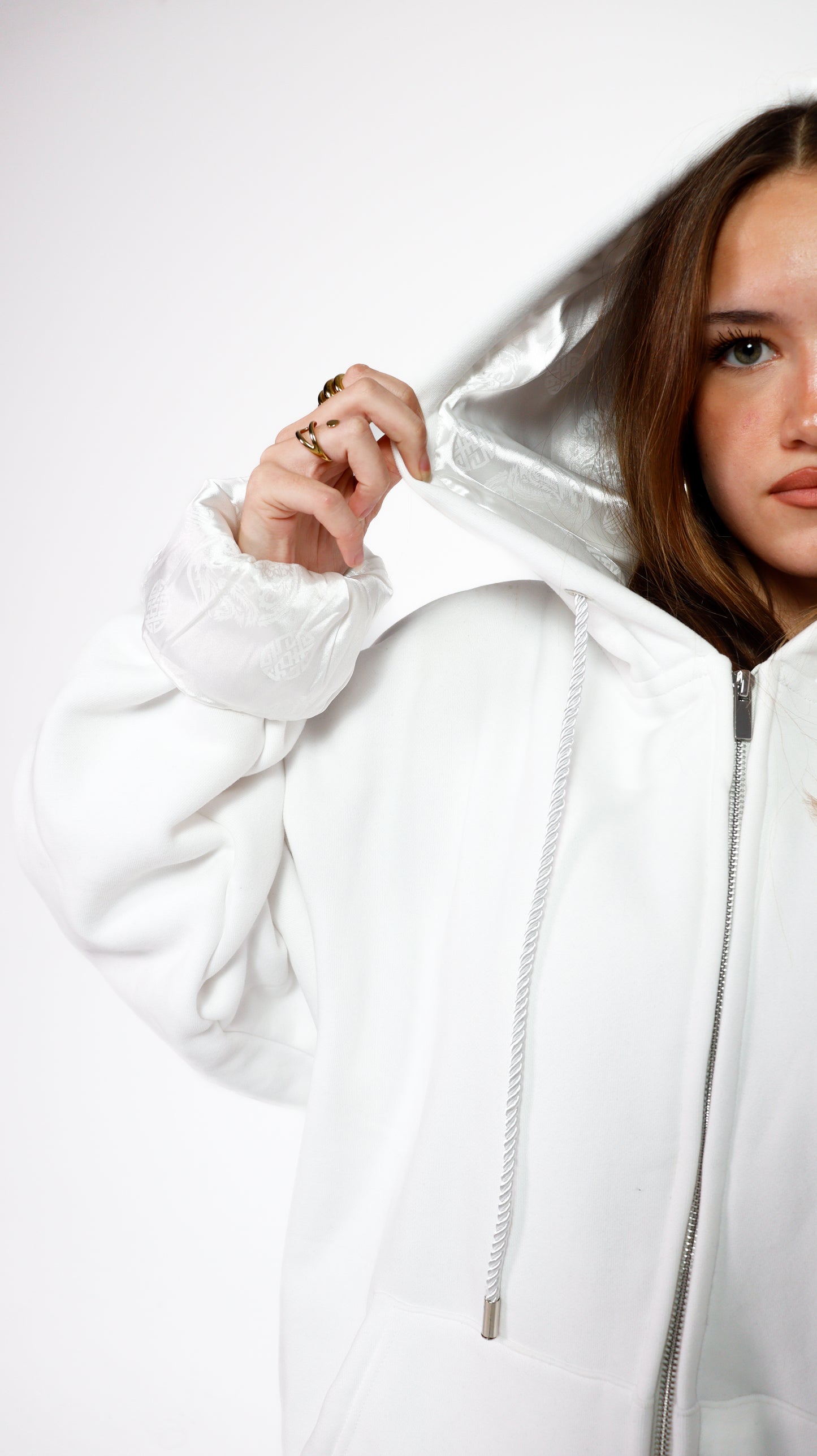 NUAGE - THE SATIN VEST - WHITE VEST + WHITE SATIN