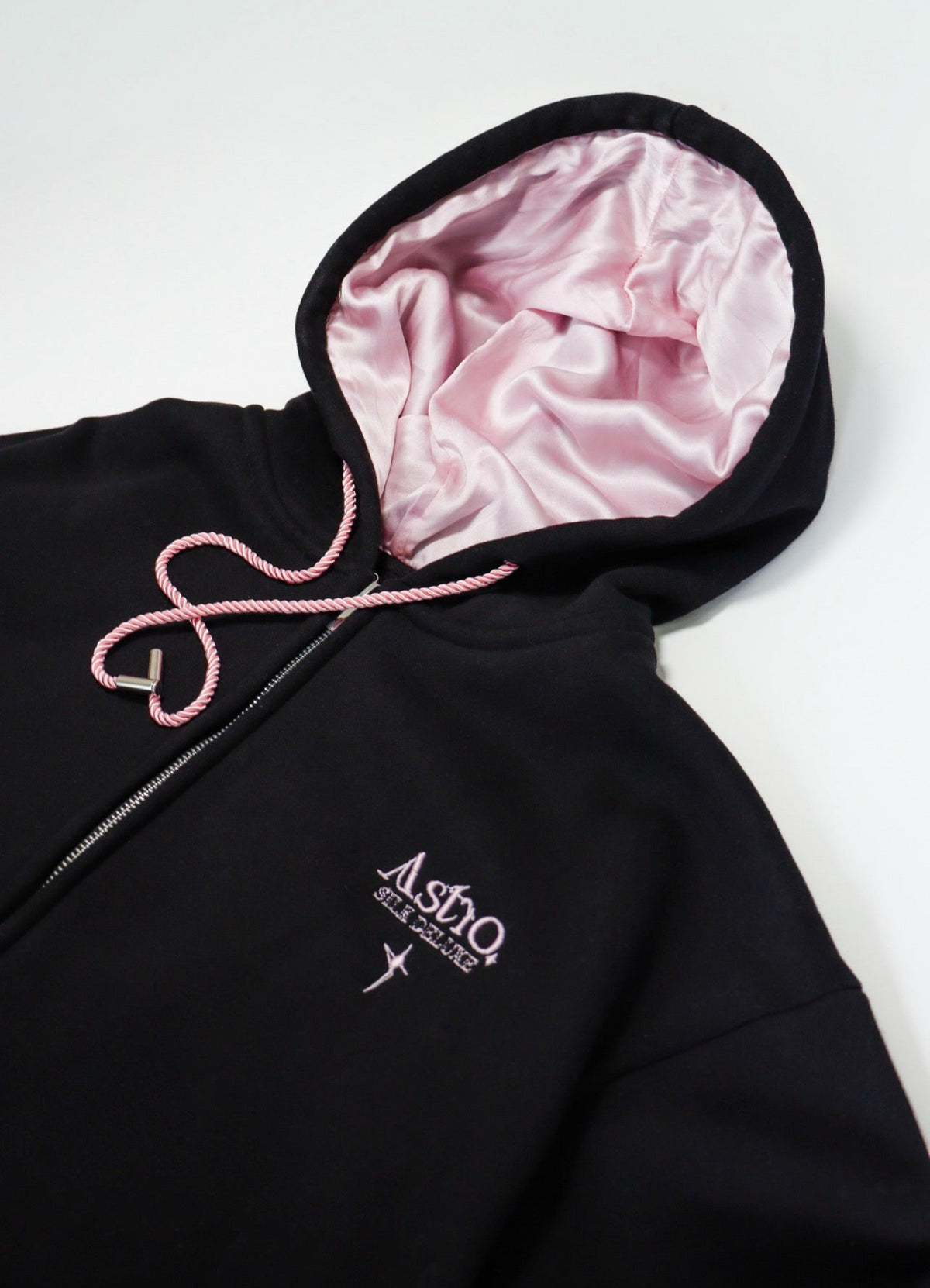 CALM - THE SILK VEST: VEST BLACK + SILK PALE PINK